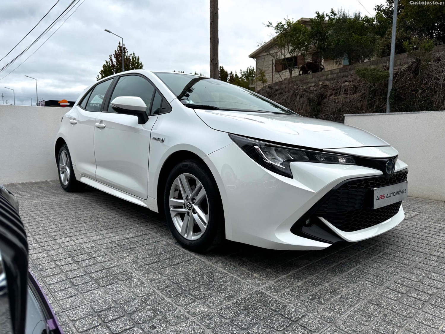 Toyota Corolla 1.8 Hybrid — photo 4