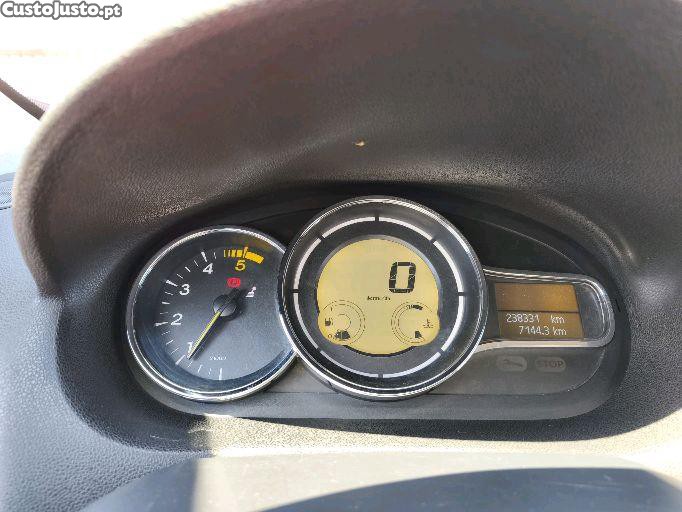 Renault Mégane coupe — fotografia 6