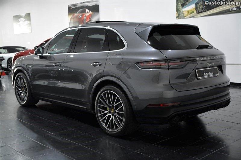 Porsche Cayenne E-Hybrid — fotografia 9