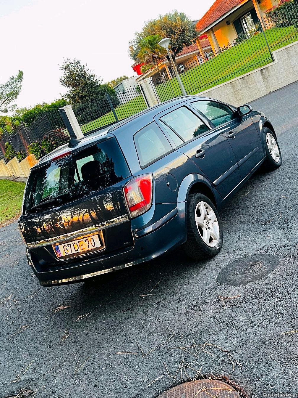 Opel Astra Caravan 1.3 CDTI - 07 — photo 2