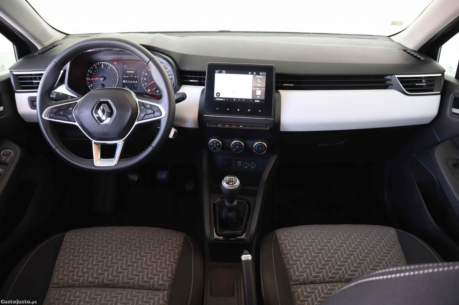 Renault Clio 1.O TCe Evolution Bi-Fuel — fotografia 10