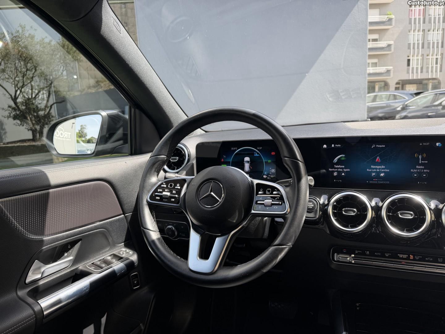 Mercedes-Benz GLA 250 e 8G-DCT Progressive — fotografia 11