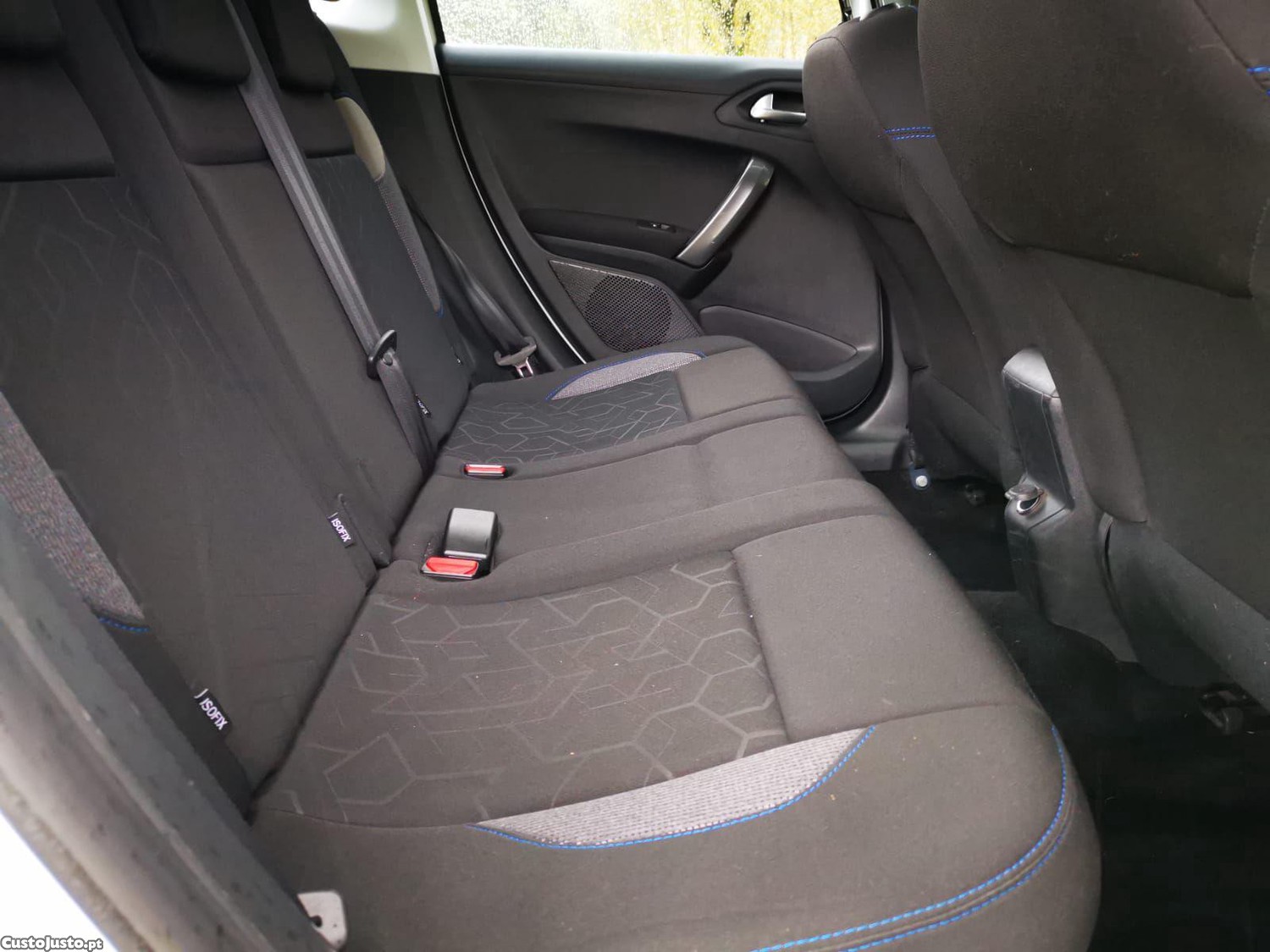 Peugeot 2008 1.6 BlueHDi Style — fotografia 7