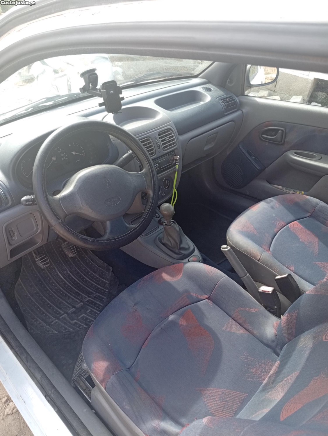 Renault Clio 1.9 D Van - 98 — photo 4