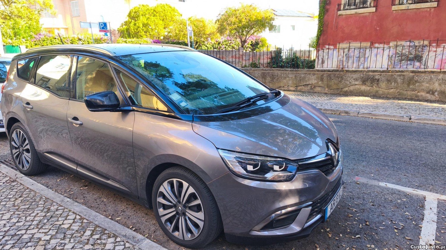 Renault Grand Scénic 1.3 TCe 140 Equilibre - 22 — photo 2