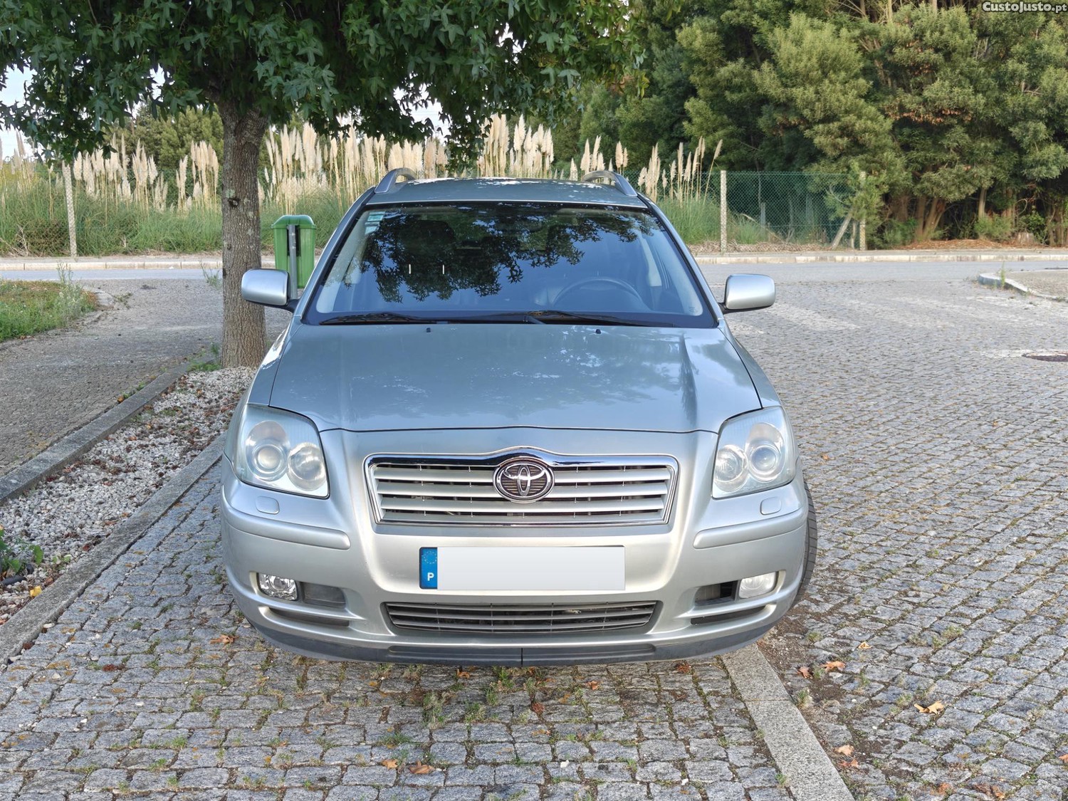 Toyota Avensis SW 2.0 D-4D 116 cv - 05 — photo 2