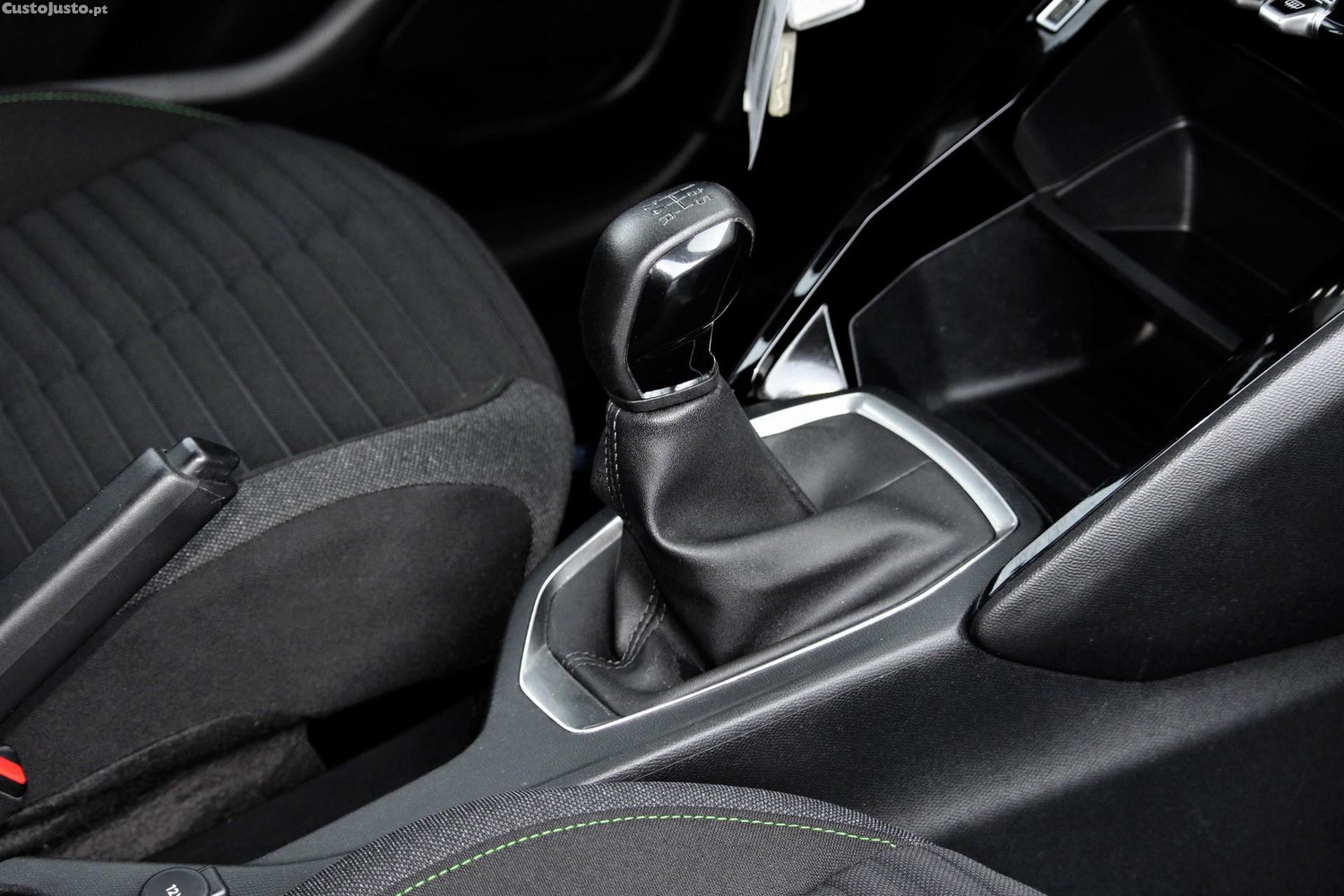 Peugeot 208 1.2 PureTech Active — fotografia 13