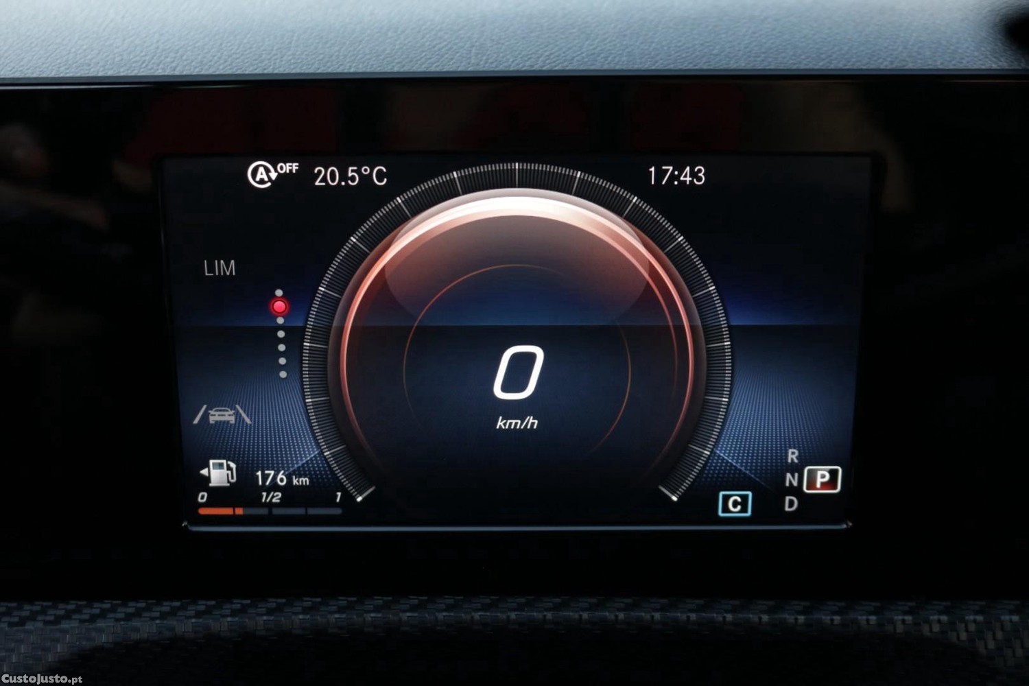 Mercedes-Benz CLA 180 d Coupe Style Auto — fotografia 19