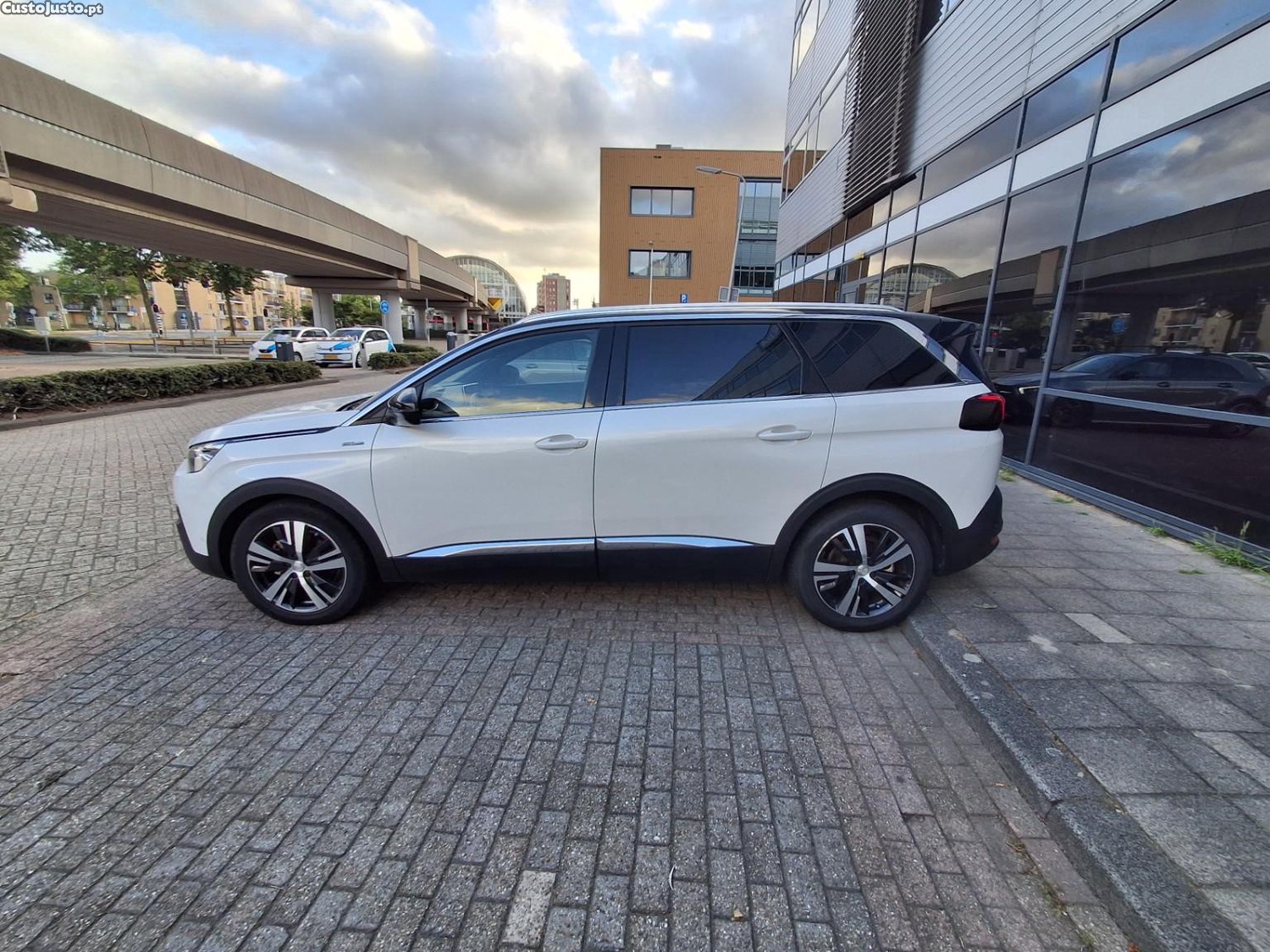 Peugeot 5008 2.0 GTLINE - 17 — photo 4