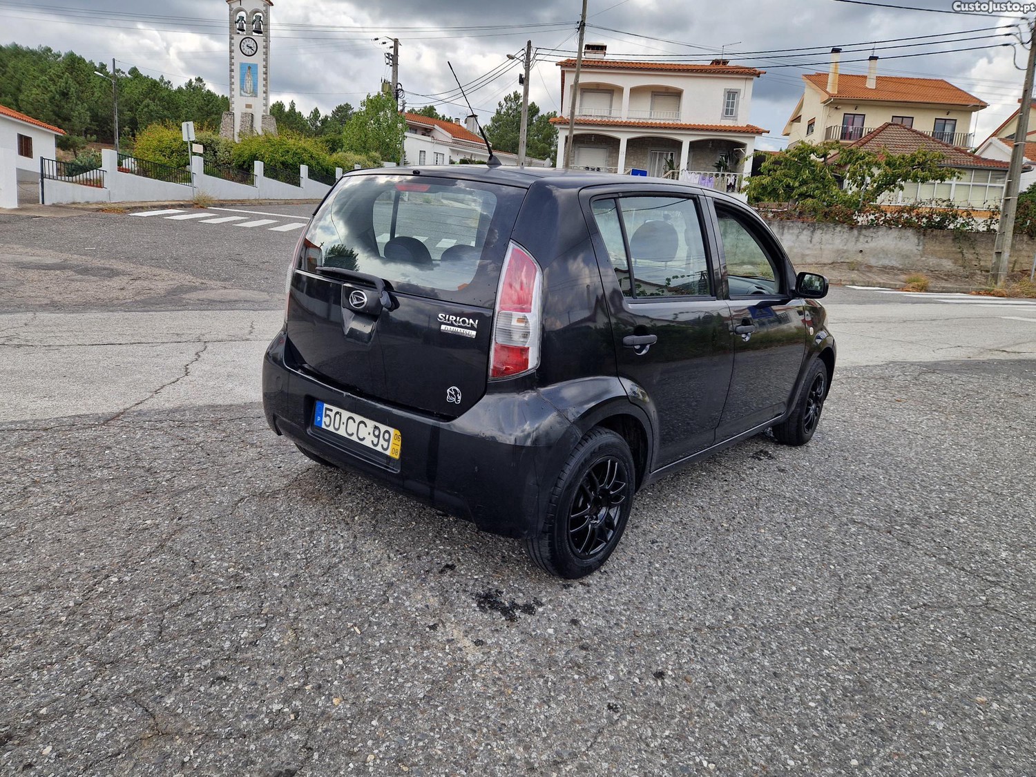 Daihatsu Sirion 1.0 - 06 — photo 5