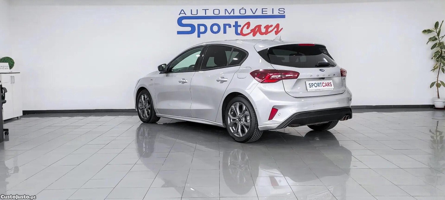 Ford Focus 1.0 EcoBoost MHEV ST-Line - 23 — photo 4