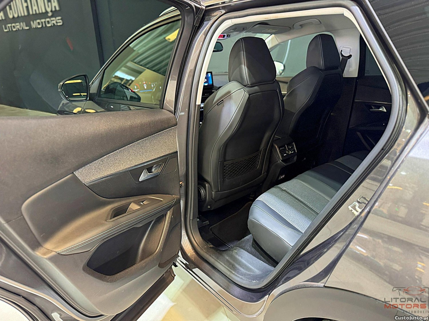 Peugeot 3008 1.2 PureTech Allure Pack EAT8 — fotografia 10