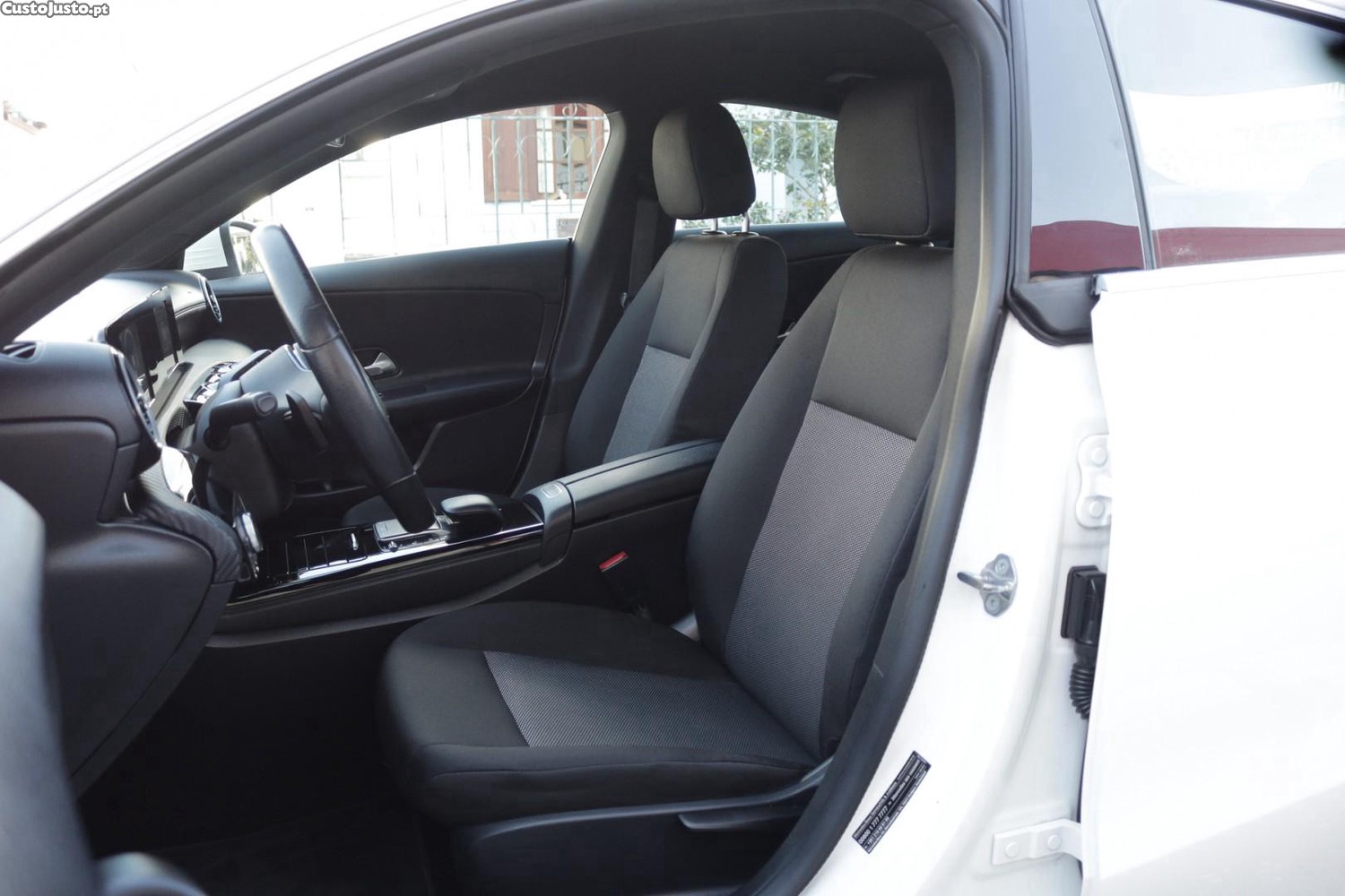 Mercedes-Benz CLA 180 d Coupe Style Auto — fotografia 43