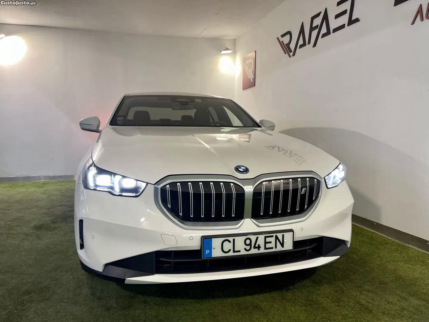 BMW i5 Edrive40 - 24 — photo 4