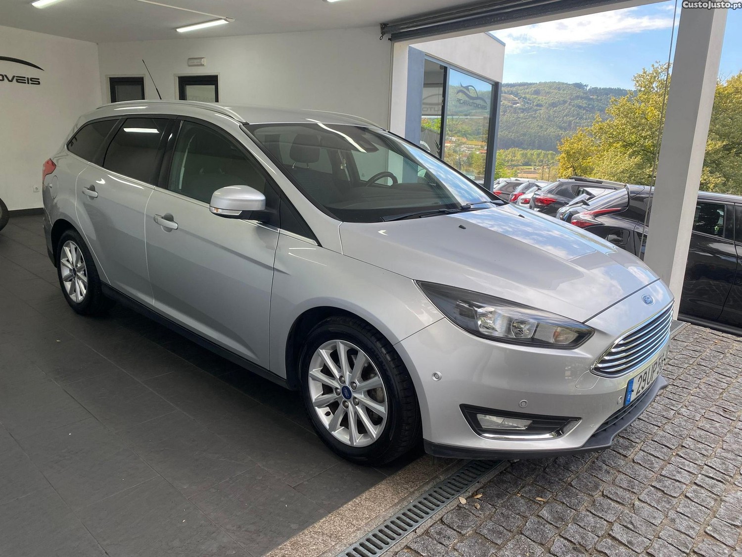 Ford Focus SW 1.5 TDCi EcoBlue Titanium - 18 — photo 3