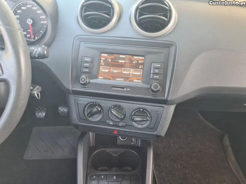 SEAT Ibiza 1.0 reference — fotografia 4