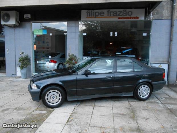 BMW 316 iACPackSport1Dono — photo 3