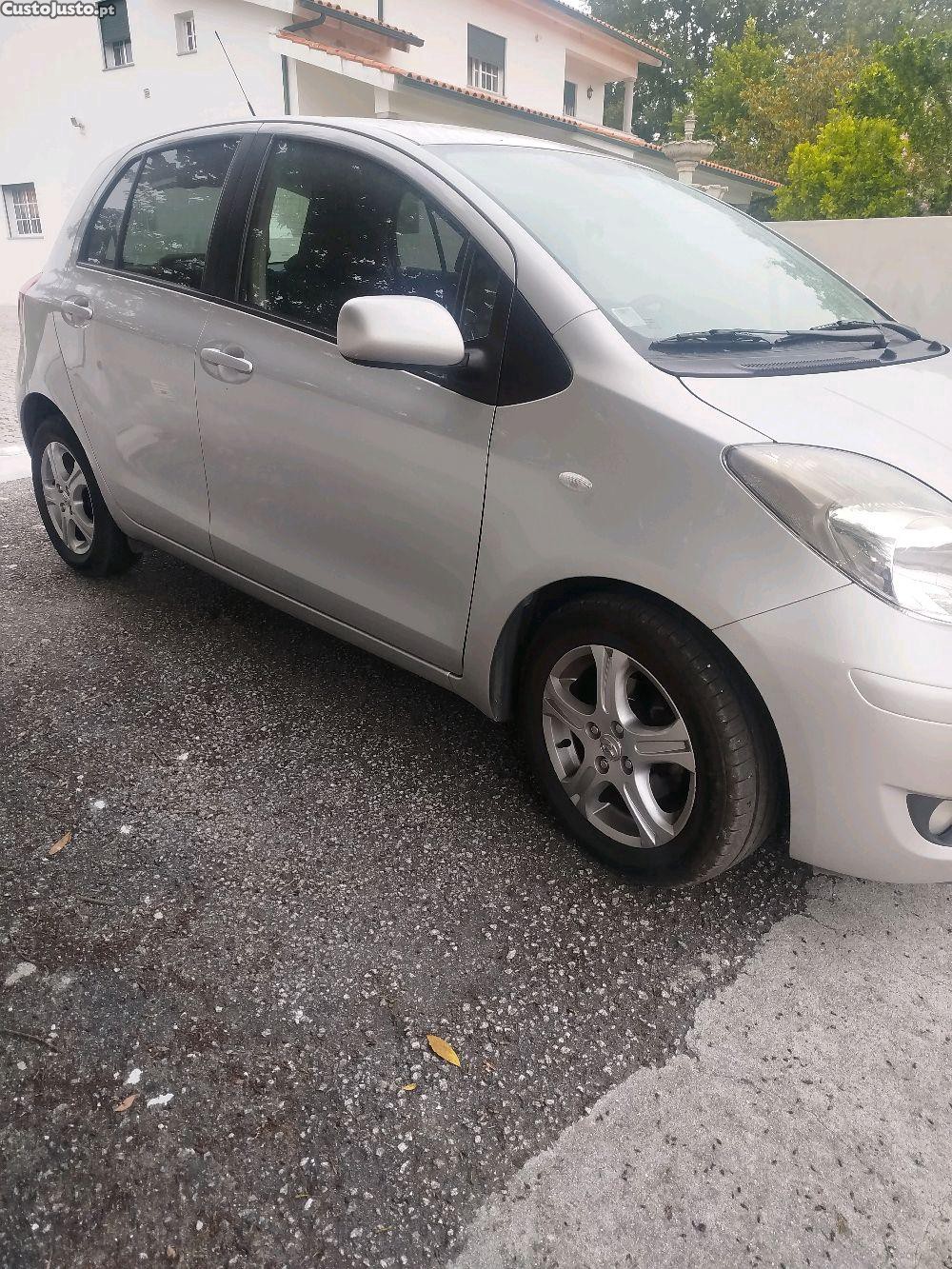Toyota Yaris sol — fotografia 9