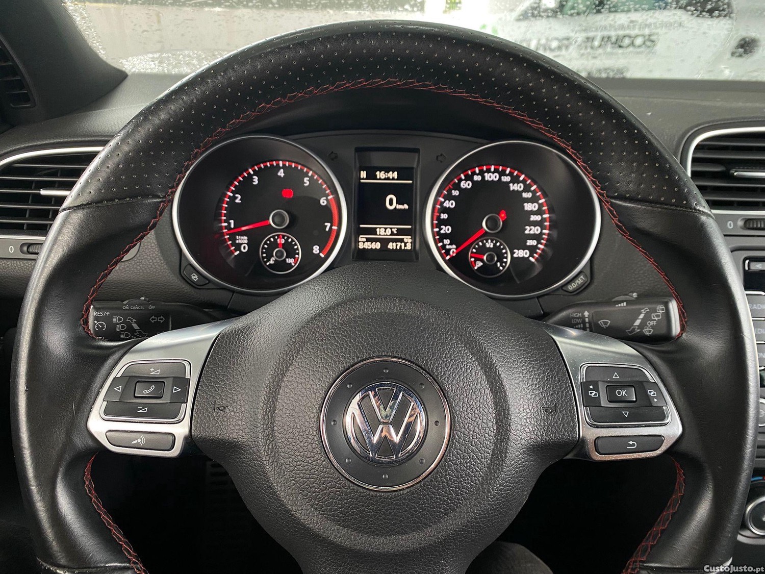 Volkswagen Golf 2.0 GTI — fotografia 7