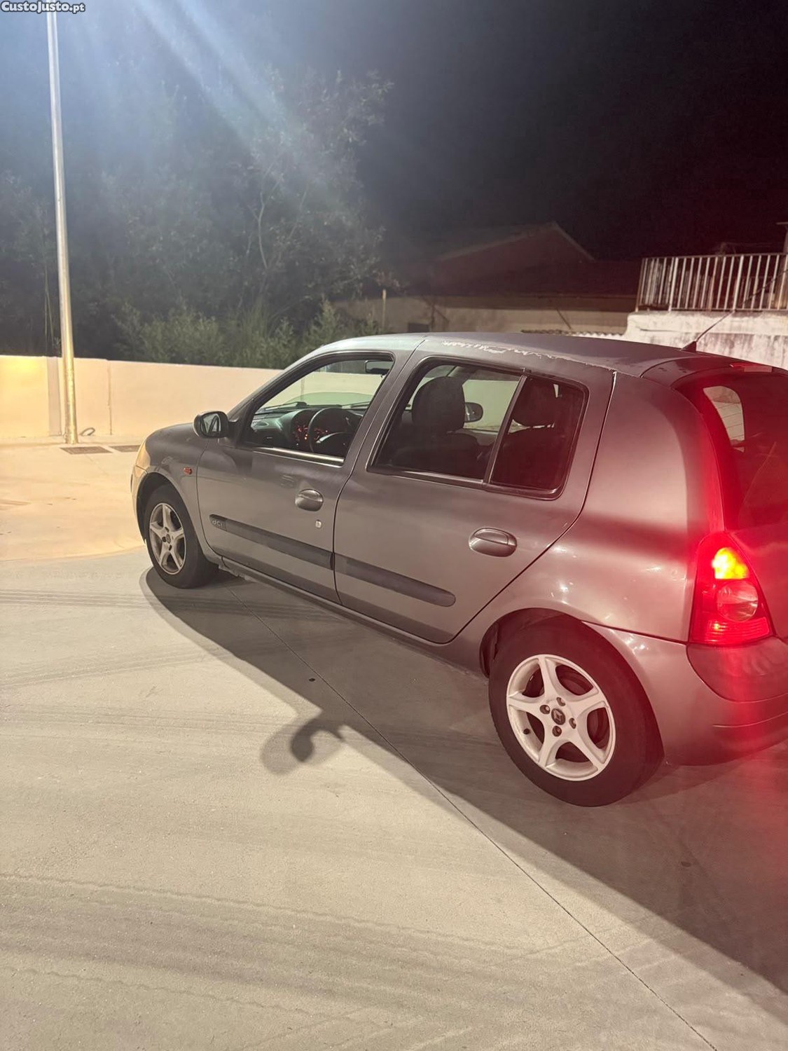 Renault Clio 1500 dci 2002 5 portas - 02 — photo 3
