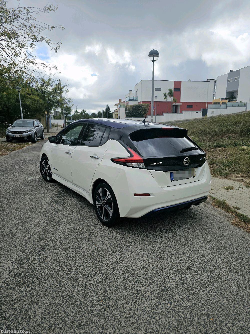 Nissan Leaf N-Connecta 40Kwh - 20 — photo 4