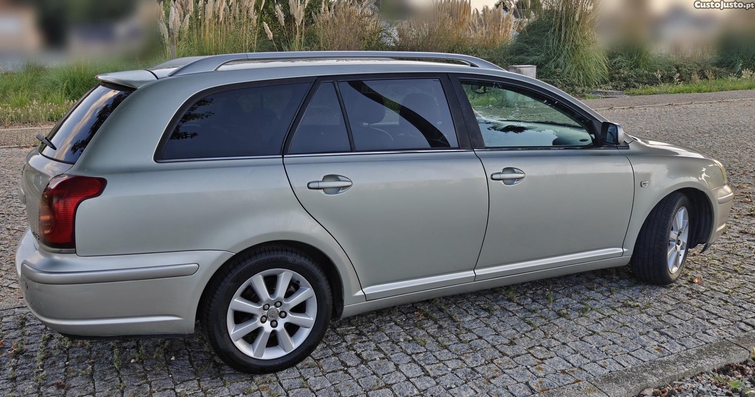 Toyota Avensis SW 2.0 D-4D 116 cv - 05 — photo 3