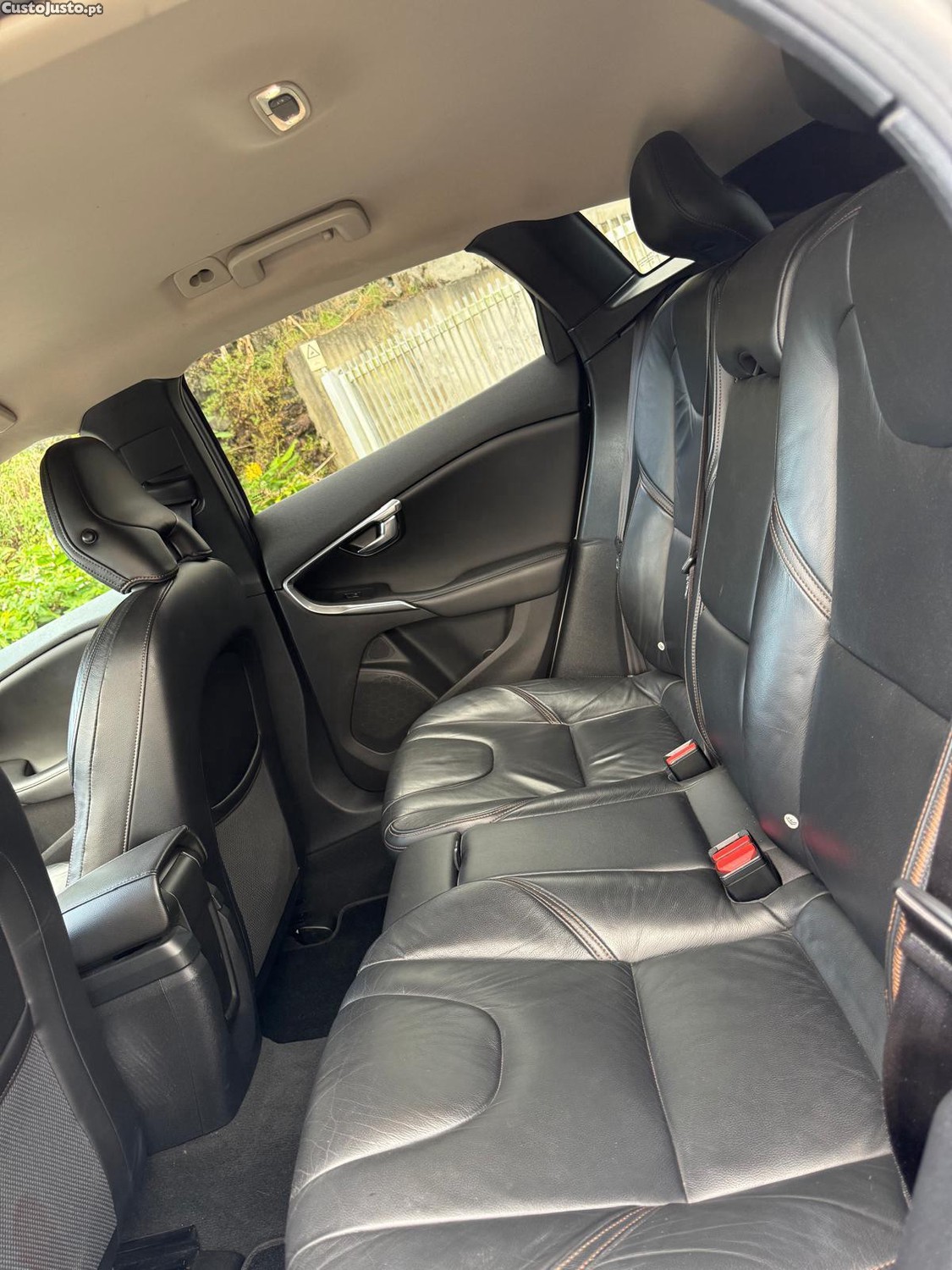 Volvo V40 Cross Country — photo 4