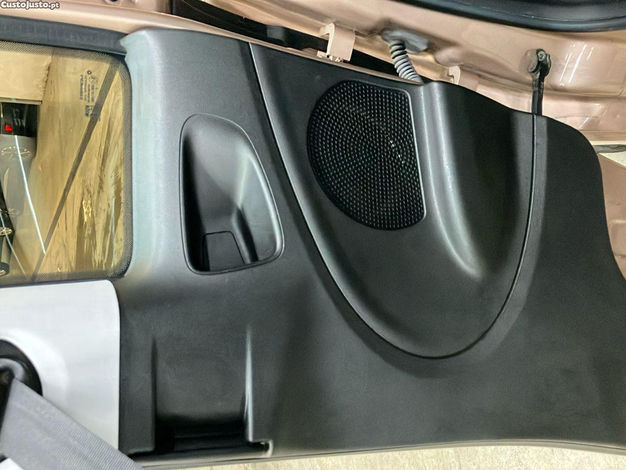Fiat 500 e Icon Plus 42 KWh — fotografia 3