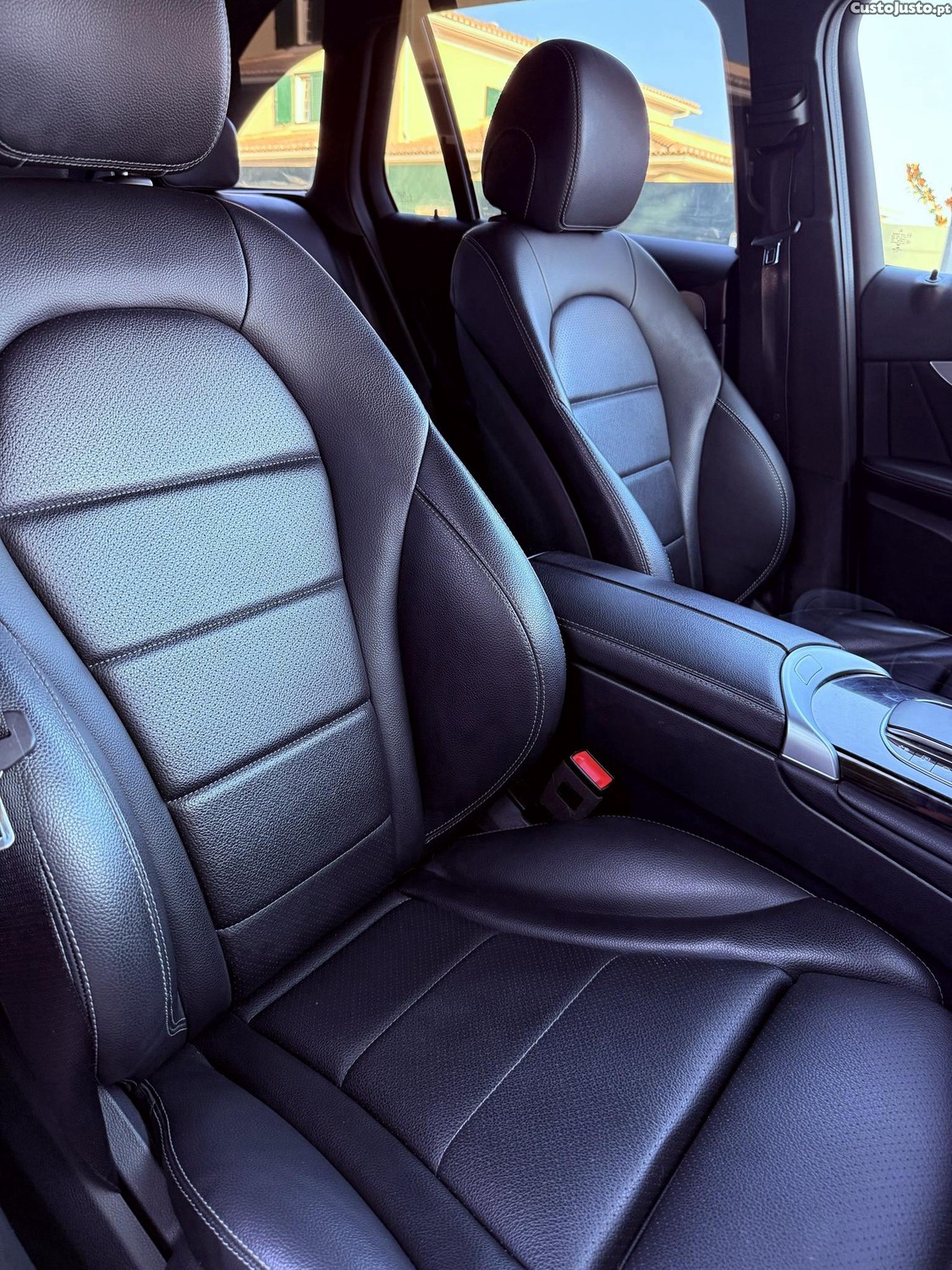 Mercedes-Benz GLC 300 Pack AMG — fotografia 8