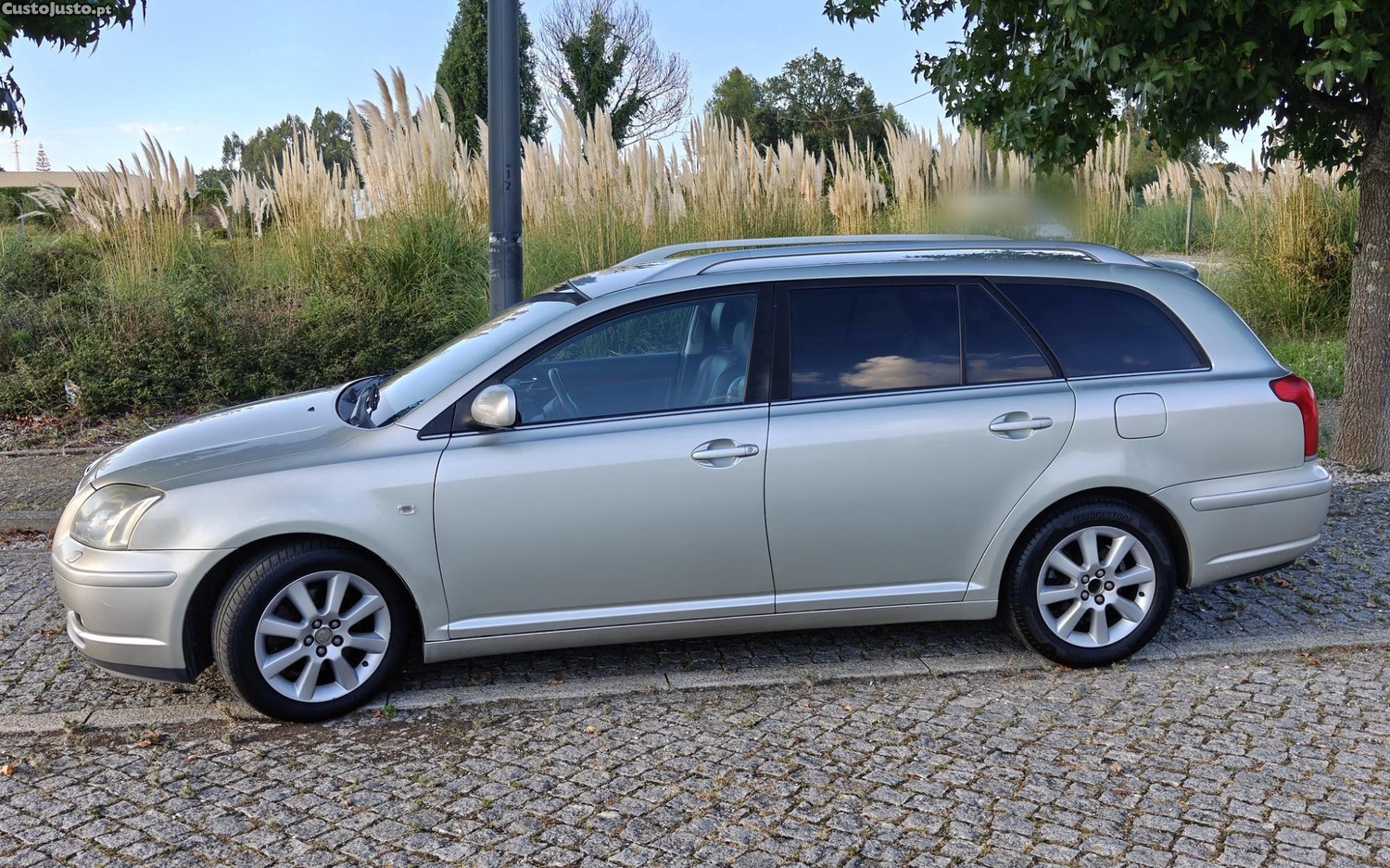 Toyota Avensis SW 2.0 D-4D 116 cv - 05 — photo 5