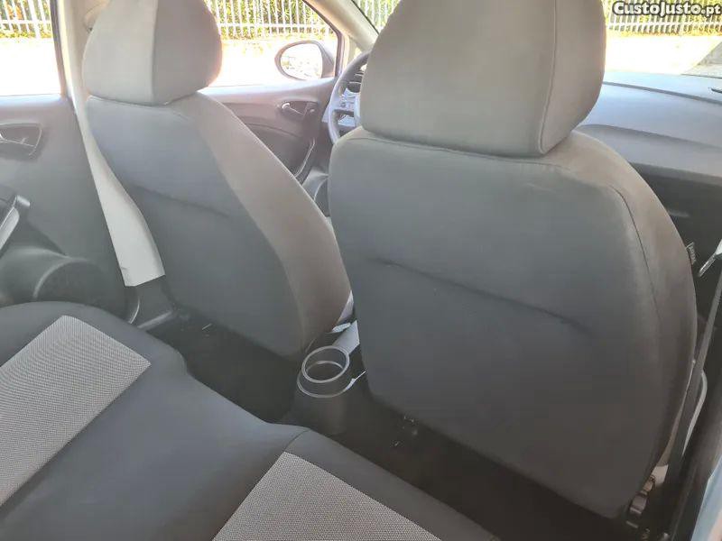 SEAT Ibiza 1.0 reference — fotografia 2