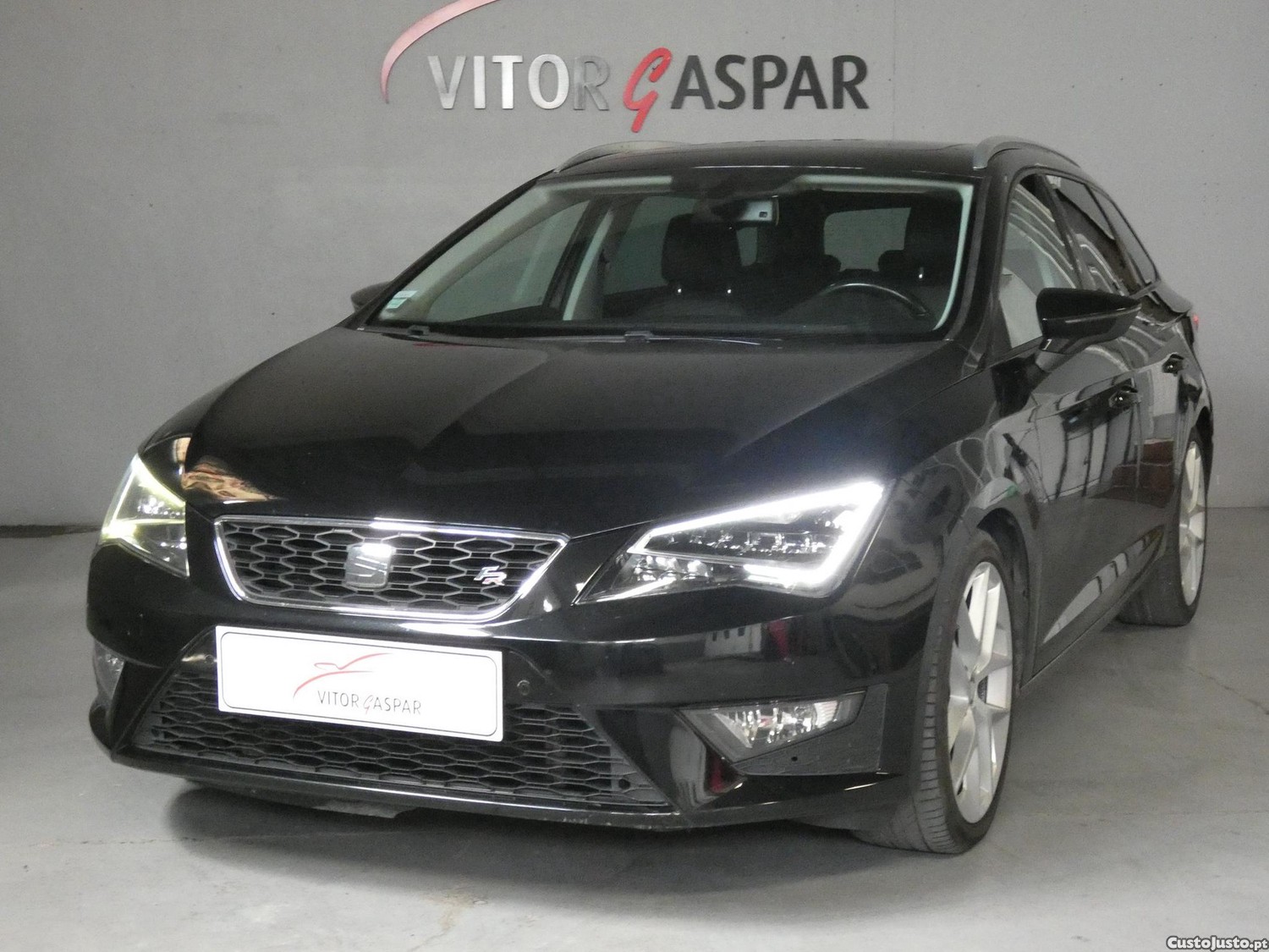 SEAT Leon 2.0 TDI FR DSG — fotografia 12