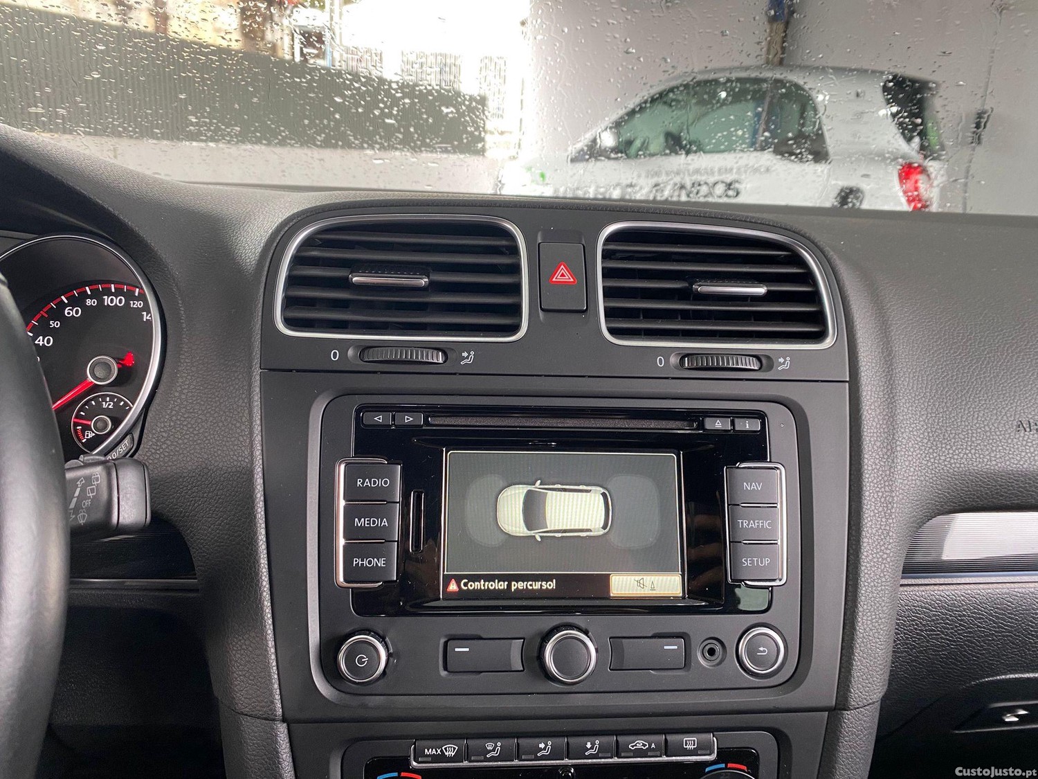 Volkswagen Golf 2.0 GTI — fotografia 6