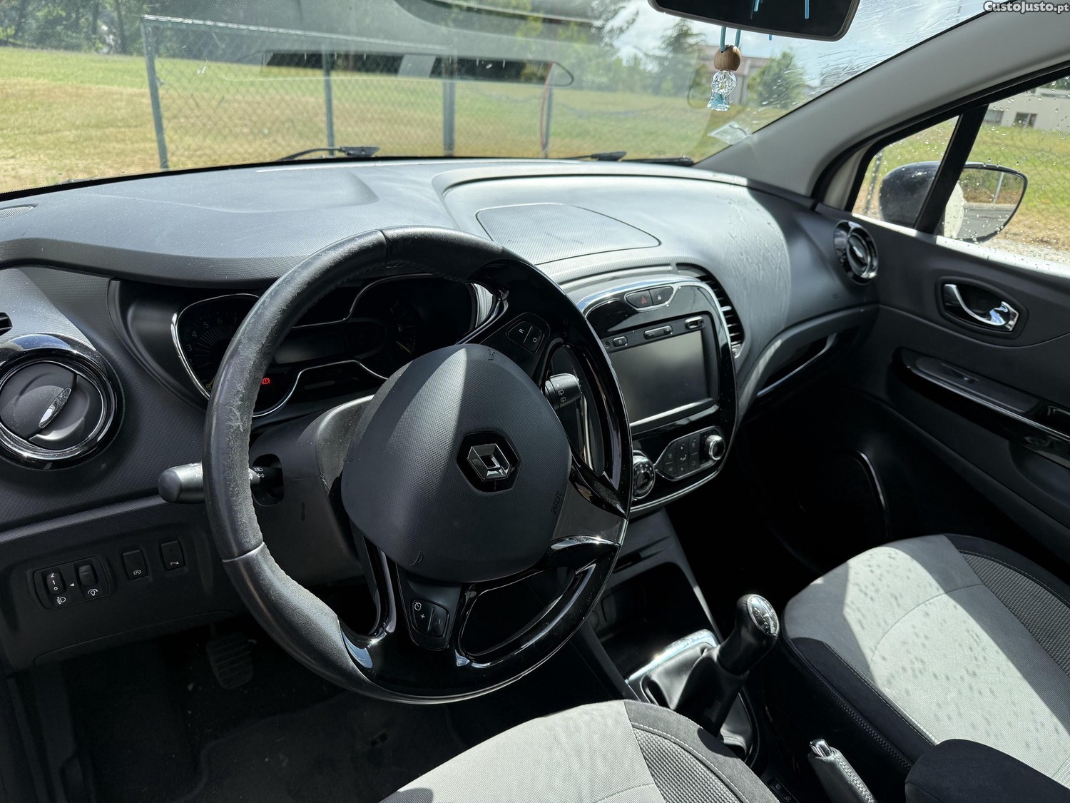 Renault Captur 0.9 tce — fotografia 3