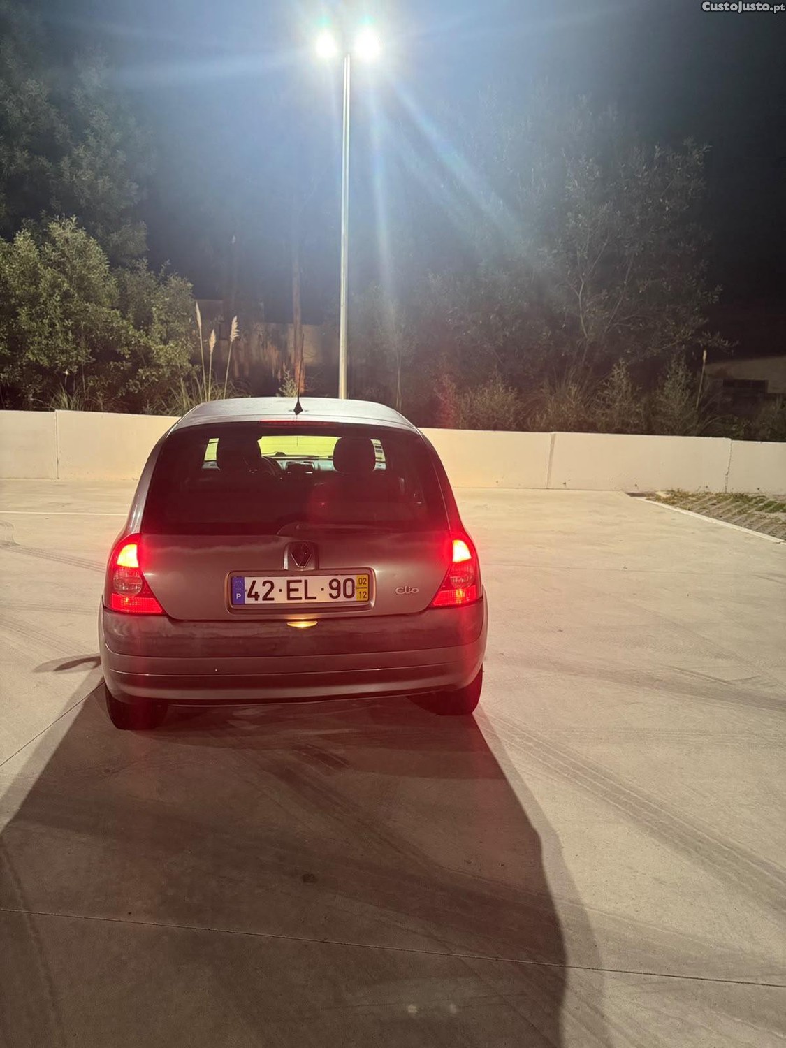 Renault Clio 1500 dci 2002 5 portas - 02 — photo 4