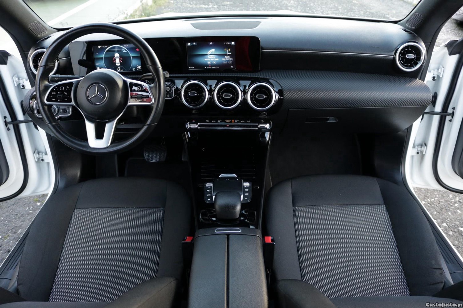 Mercedes-Benz CLA 180 d Coupe Style Auto — fotografia 34