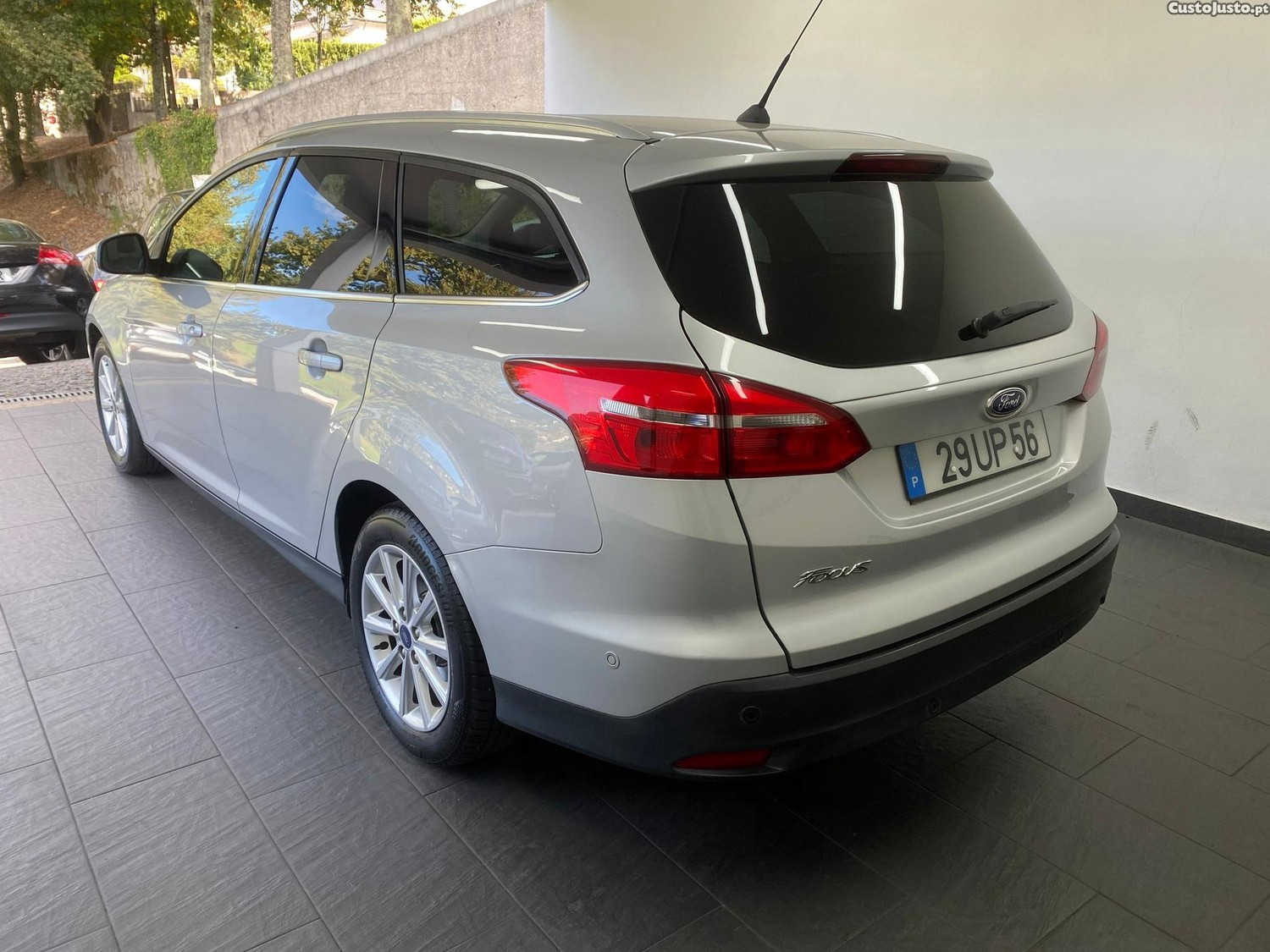 Ford Focus SW 1.5 TDCi EcoBlue Titanium - 18 — photo 4