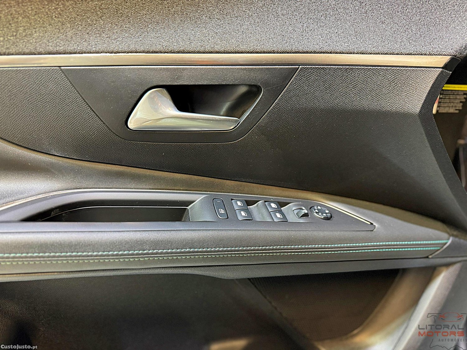 Peugeot 3008 1.2 PureTech Allure Pack EAT8 — fotografia 8