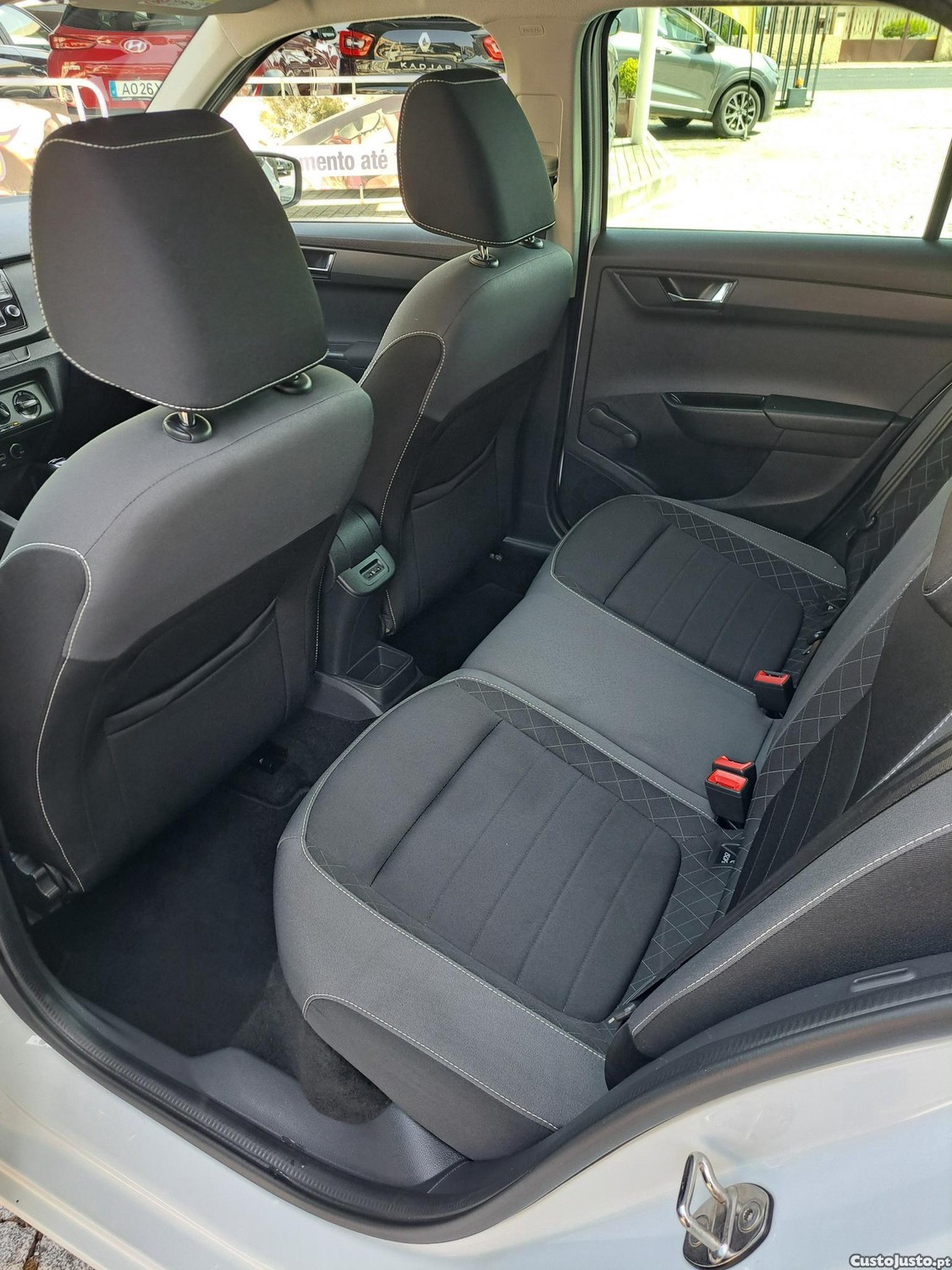 Skoda Fabia 1.0 TSI Ambition DSG — fotografia 18