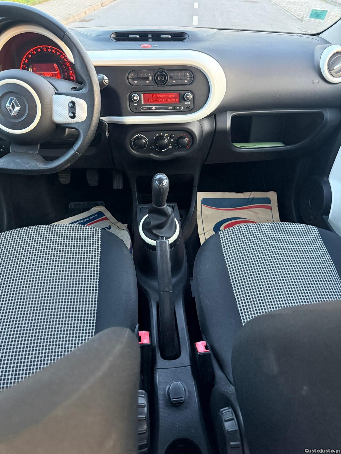 Renault Twingo 1.0 SCe Dynamique — fotografia 3