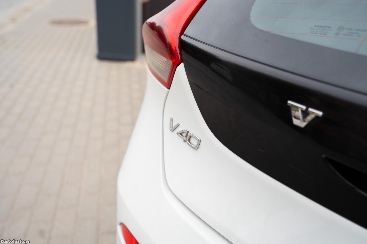Volvo V40 D2 R Design — fotografia 13