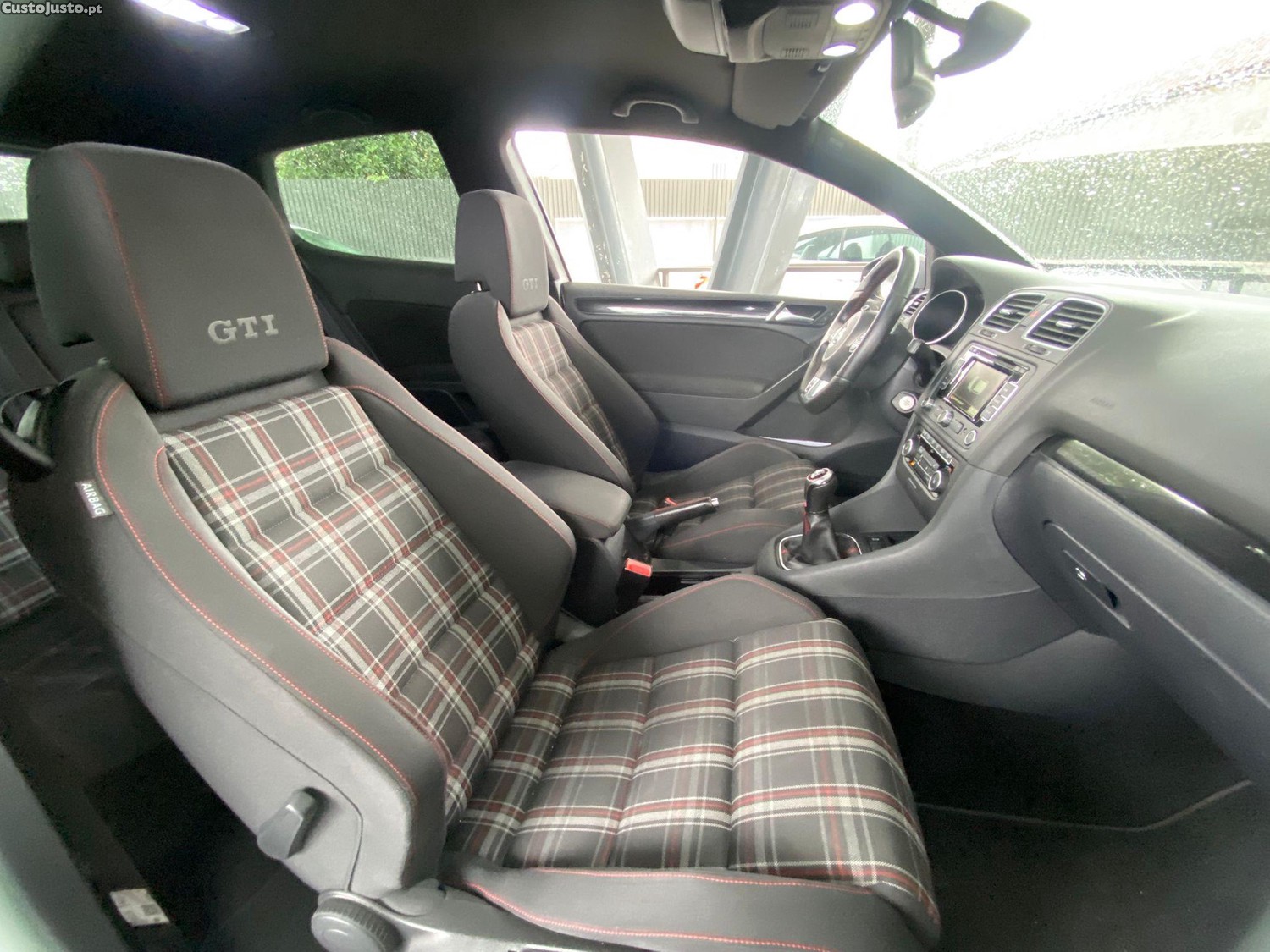 Volkswagen Golf 2.0 GTI — fotografia 10