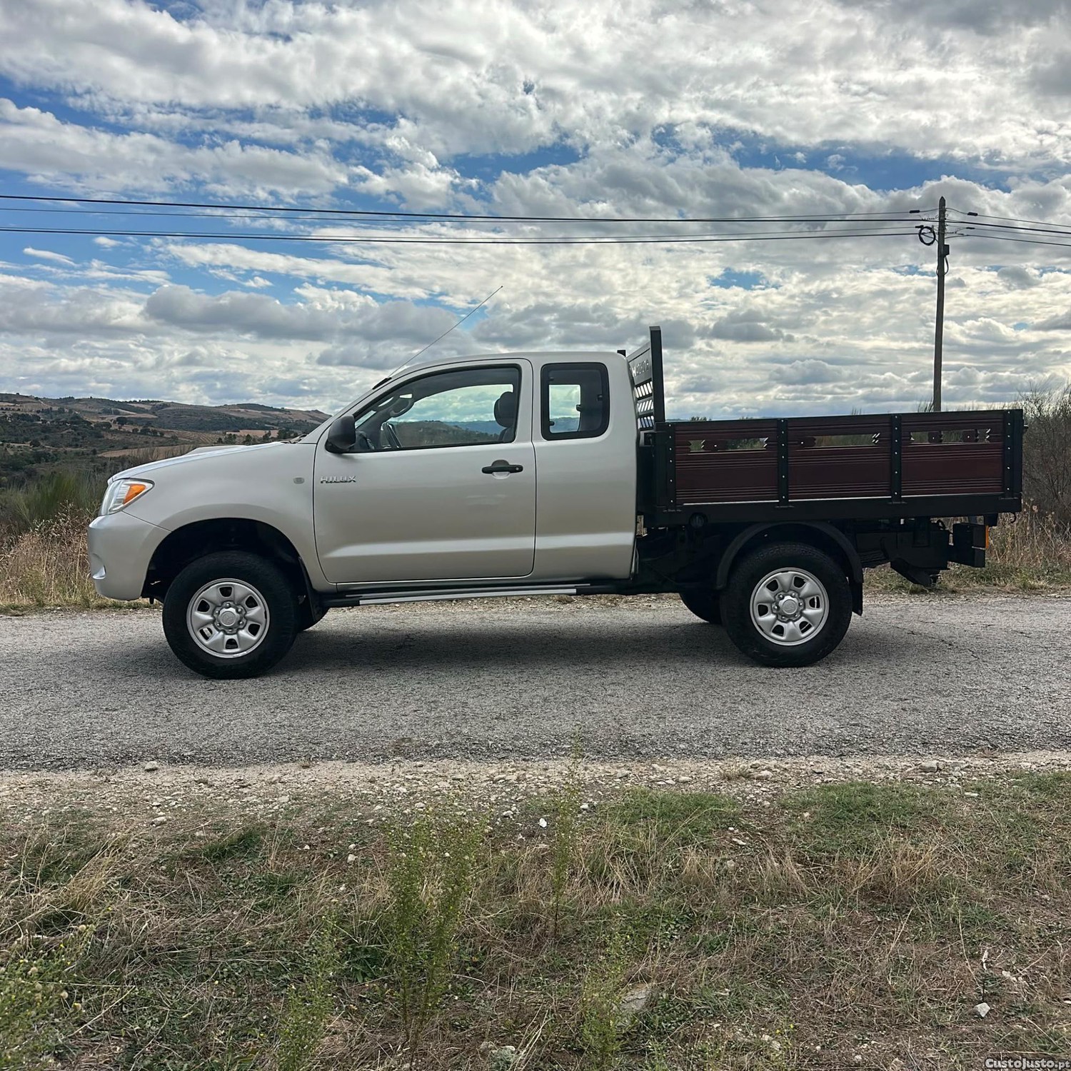 Toyota Hilux 2.5 D-4D 120 CV 4x4 4LUGARES - 07 — photo 4