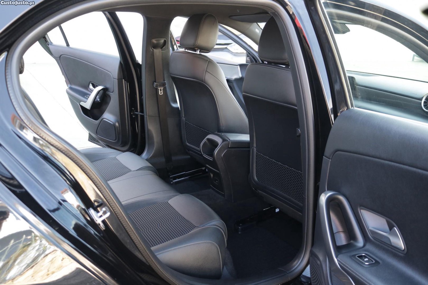 Mercedes-Benz A 180 d Progressive 2.0 116cv — fotografia 39