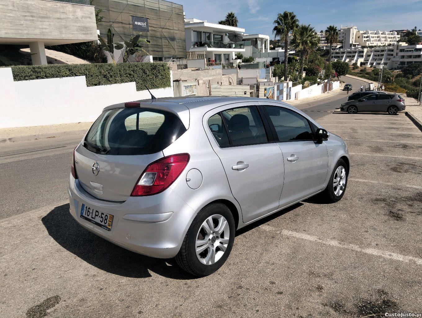 Opel Corsa Automático 1.2 - 11 — photo 3