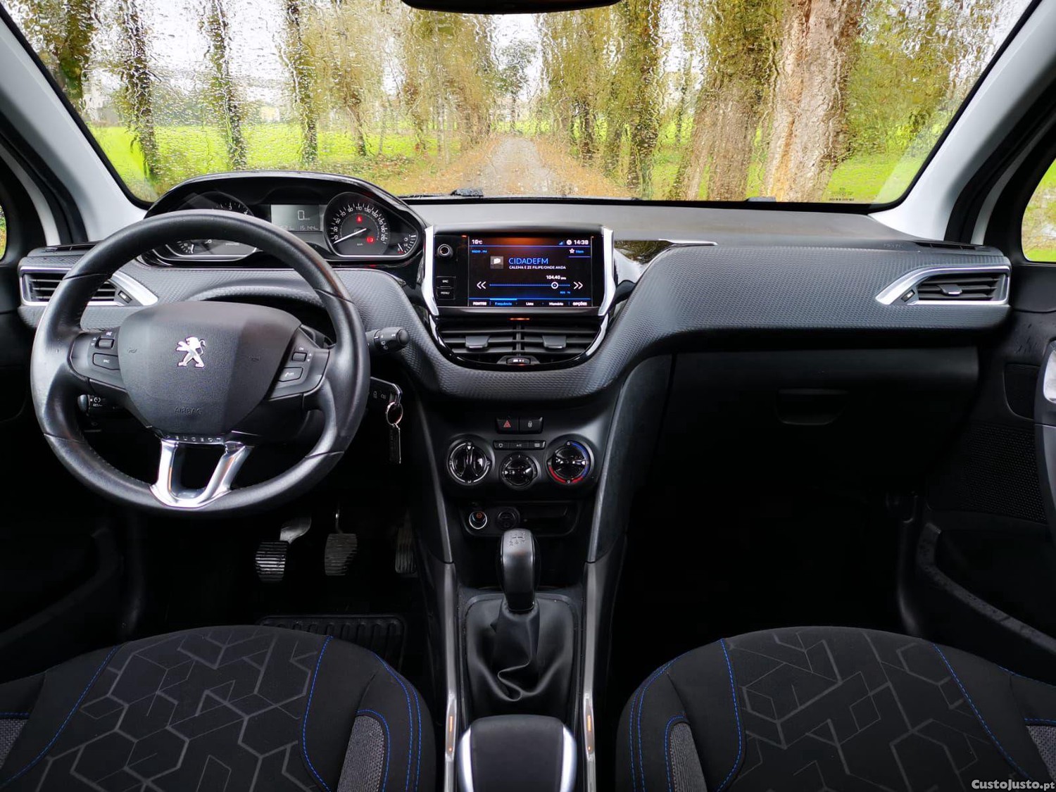 Peugeot 2008 1.6 BlueHDi Style — fotografia 10