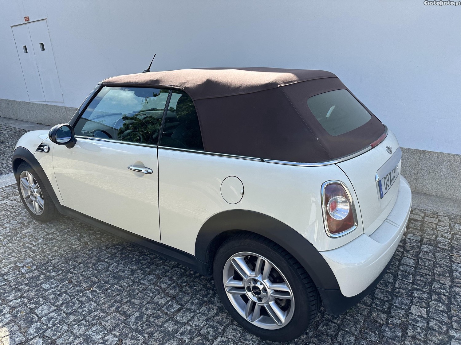 MINI Cabrio Cooper D Cabrio 2011 - 11 foto 3