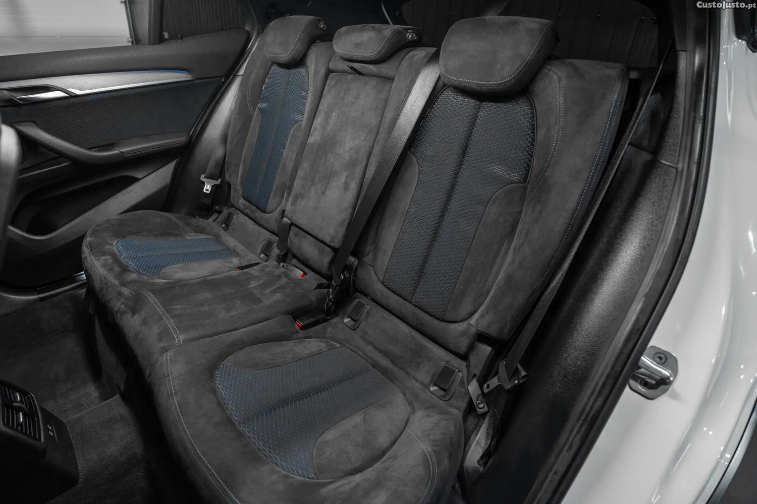 BMW X2 18 i sDrive Auto Pack M — fotografia 3