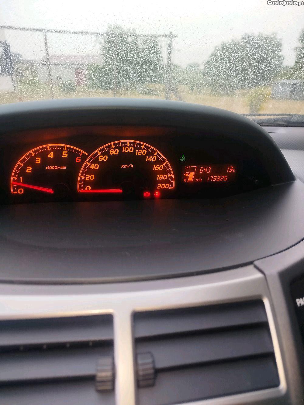 Toyota Yaris sol — fotografia 7