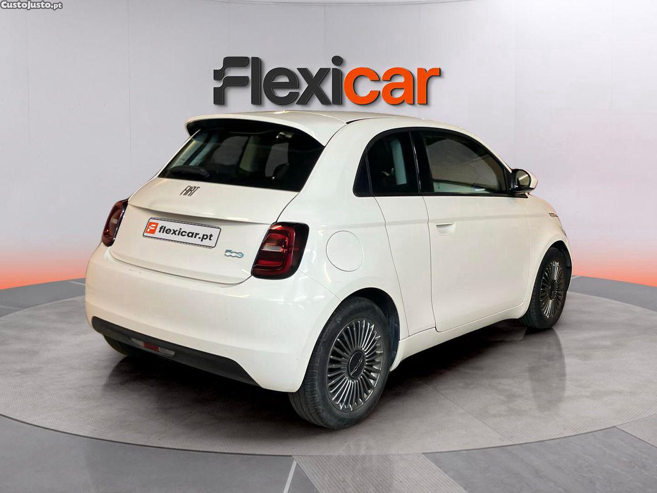 Fiat 500 e Icon Plus 42 KWh — fotografia 15